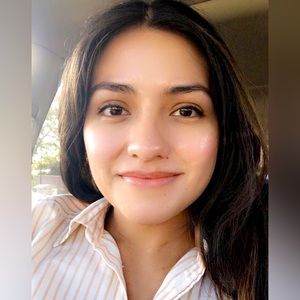 Meet your Posher, Abigail